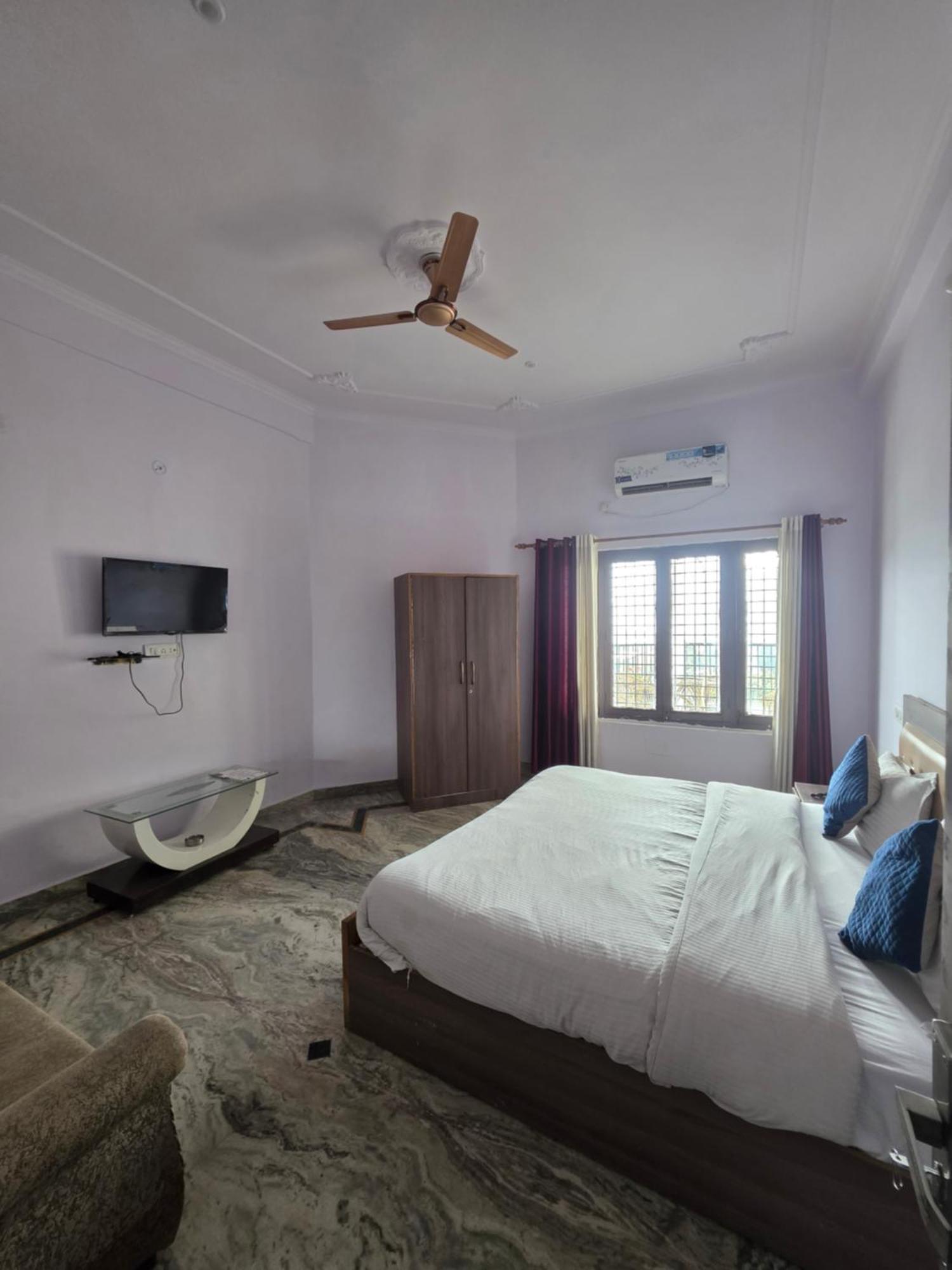 Siddhi Vinayak Hotel And Banquet Бхімтал Екстер'єр фото