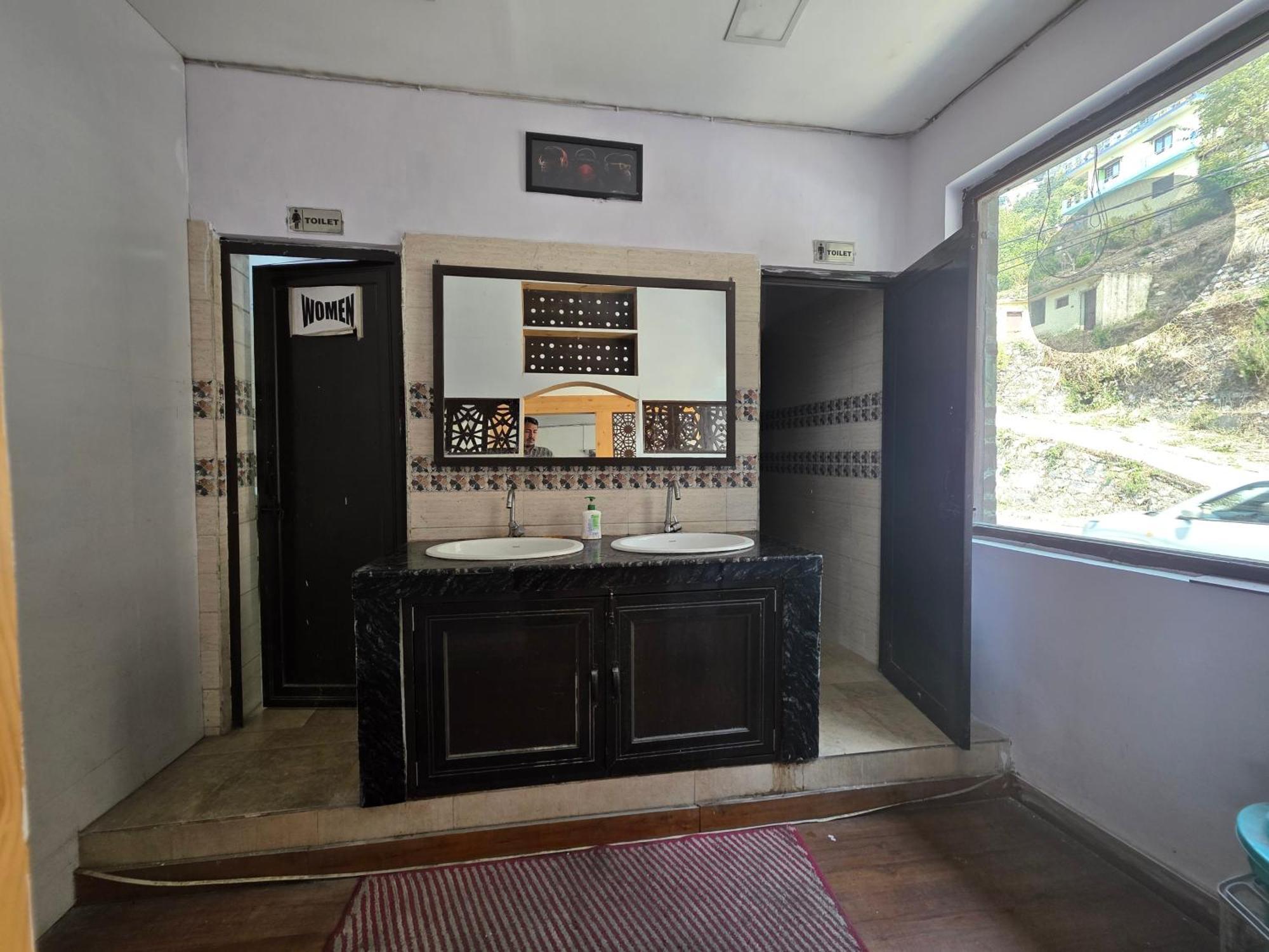 Siddhi Vinayak Hotel And Banquet Бхімтал Екстер'єр фото